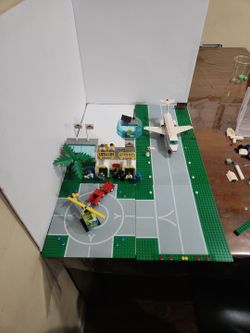 Lego Classic Town: Airport Set 6396 International Jetport 90% Complete All Figs