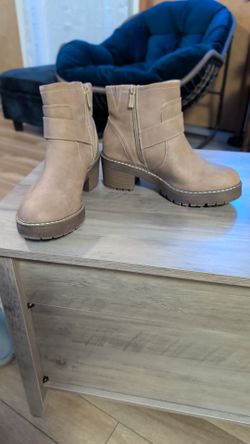 Torrid tan size 8WW booties