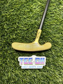 Titleist Standard Flange Tee's Custom Milling 35" Putter RH