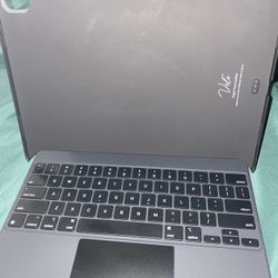 Apple Magic Keyboard 12.9 Perfect Condition