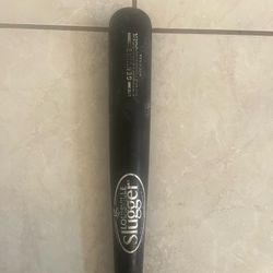 Louisville Slugger 31 Inch Baseball Bat 