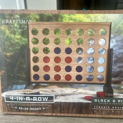 Giant  4 - IN - A - ROW  Game
