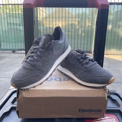 Women Reebok shoes 