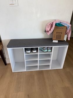 Entrance shoe organizer