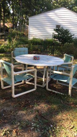 Outdoor durable table and chairs