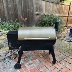 Traeger Pro Series 34 (like new) 