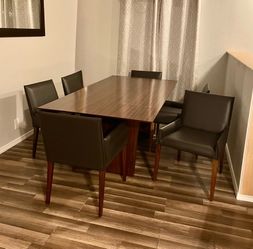 Dinner Table Leather Set