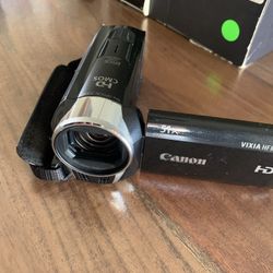 Canon Vixia HF-R32 Camcorder Video & Photo Camera