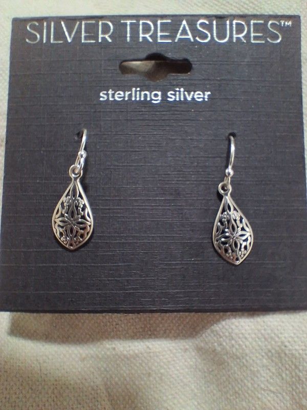Silver Treasures Sterling Silver Earrings 👂