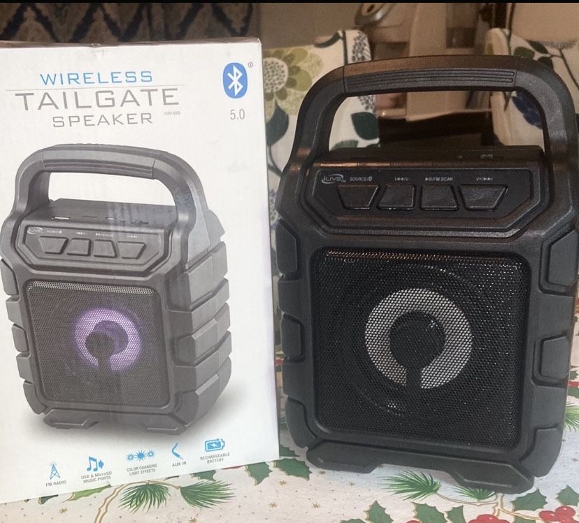iLive 5.0 Wireless Radio/Bluetooth Speaker
