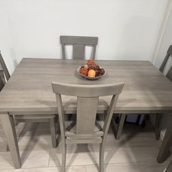 Like New Dining Table 