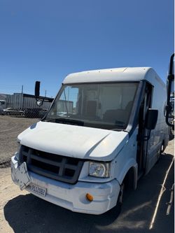 2016 Isuzu reach Van