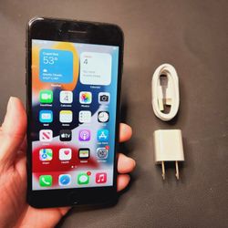 iPhone 7 Plus - UNLOCKED - Like New 