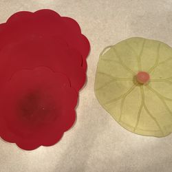 Set of 3 Safe Grabs and 1 flower silicone lid