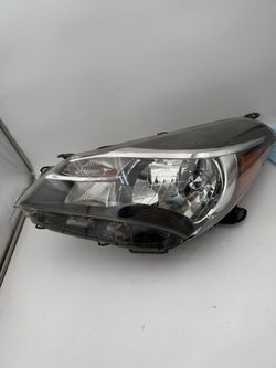 2015 to 2017 Toyota Yaris Hatchback headlight PASSENGER side RH
