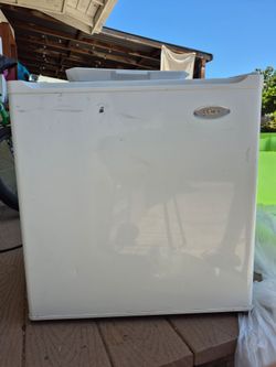 Rv mini fridge