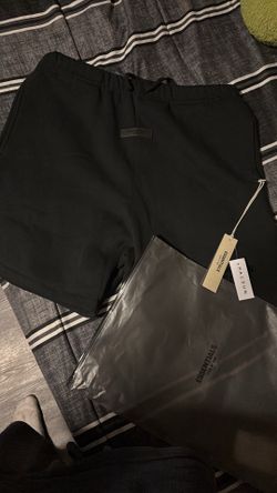 Black essential shorts