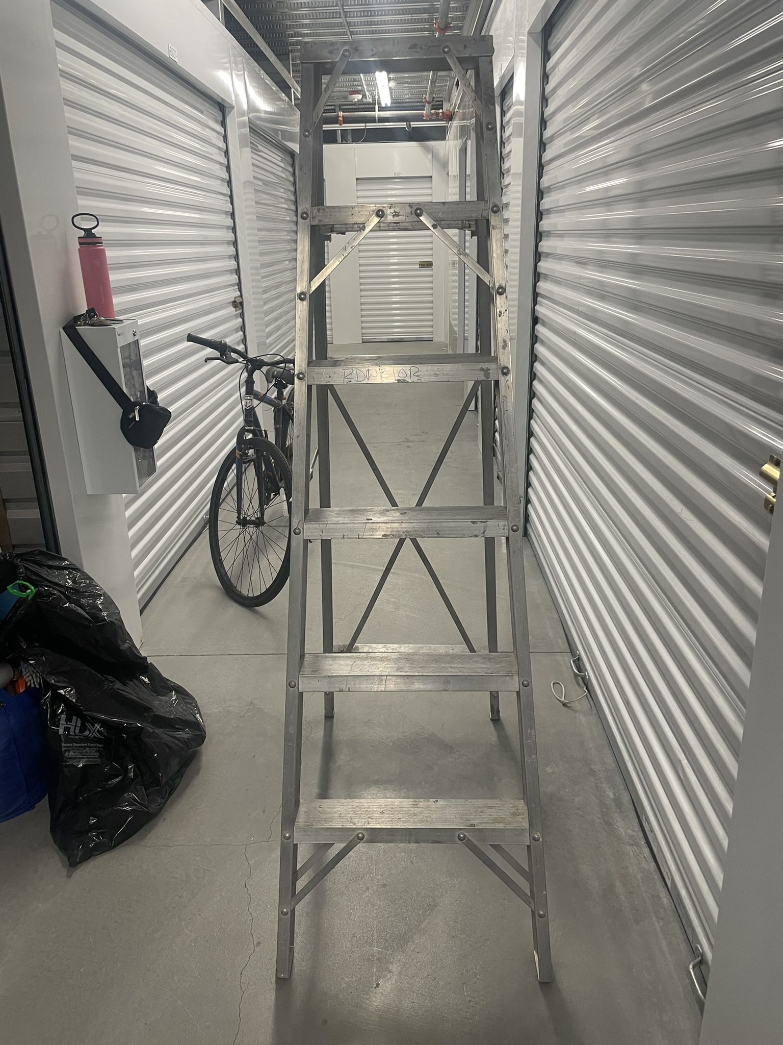 aluminum ladder