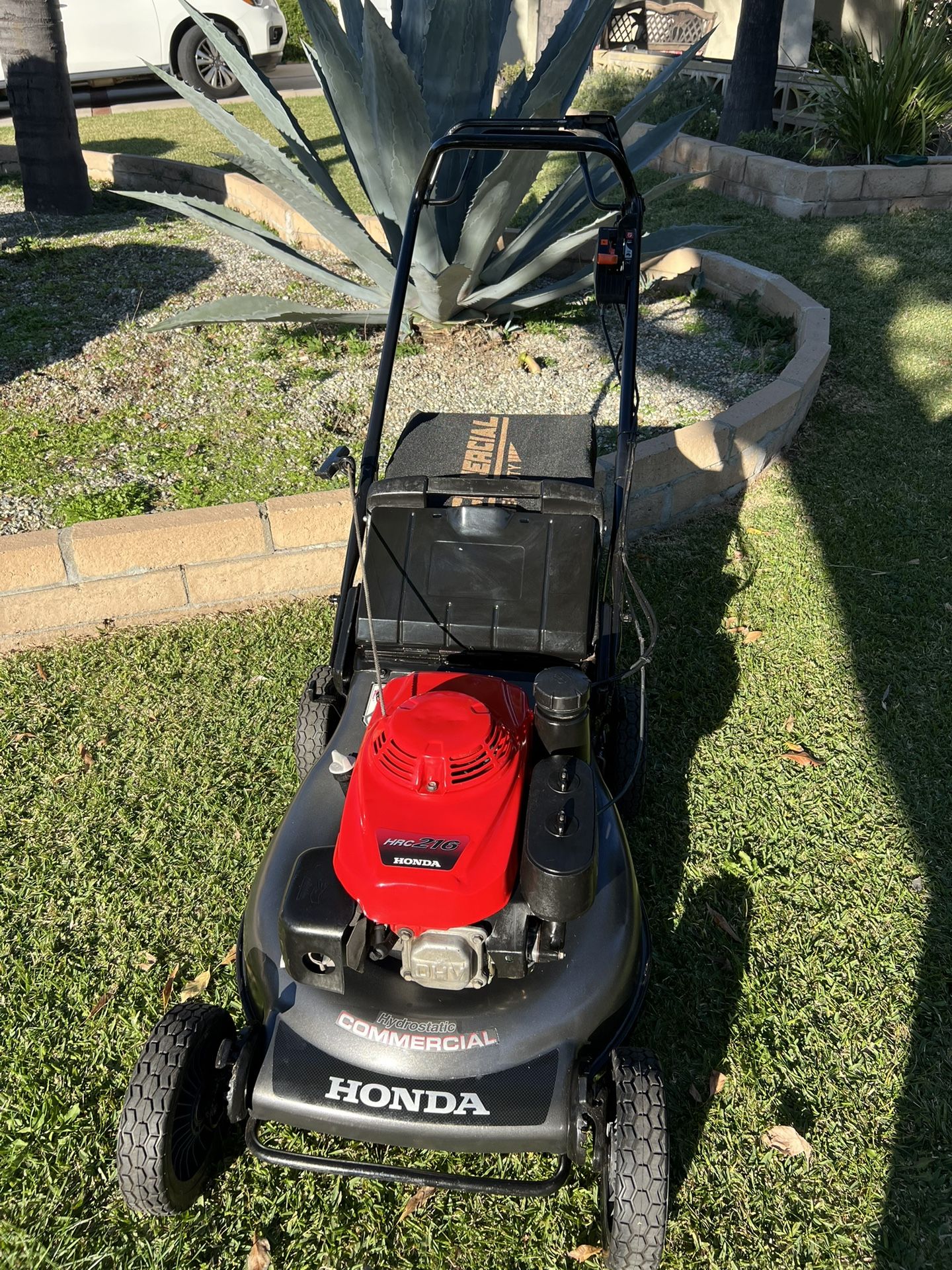 HondaHRC 216  hydrostatic transmission Commercial Lawn Mower