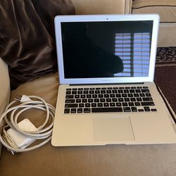 MacBook air- 15 inch/128GB