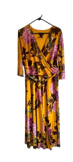 Floral long sleeve Dress. Plus Size 16 W