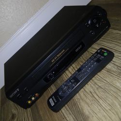 Sony VCR 4 Head Player with Remote