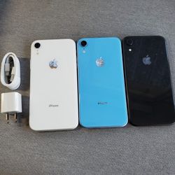 iPhone Xr - UNLOCKED - Like New  