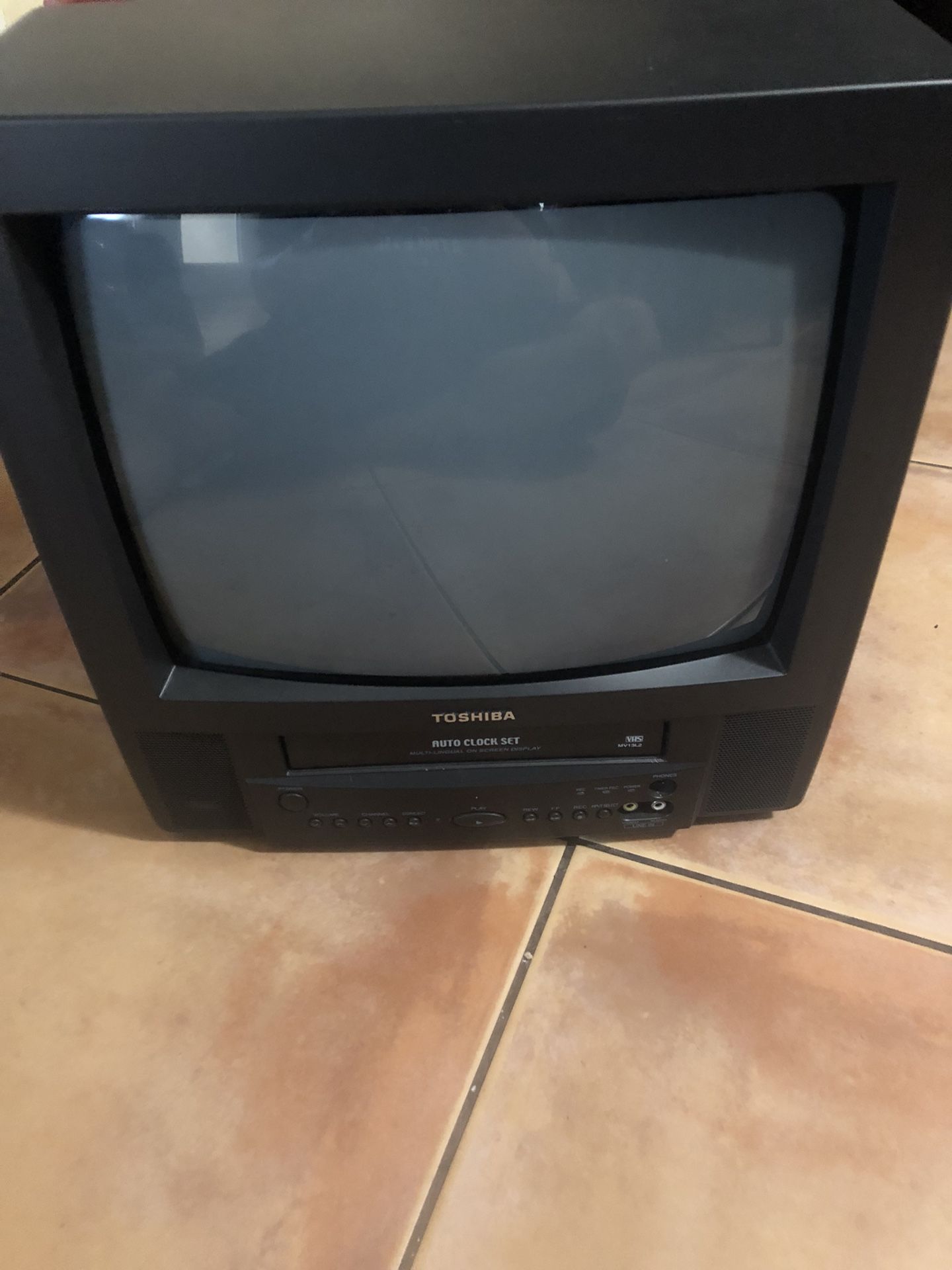Toshiba 13” TV/VCR Player MV13L2 Tested