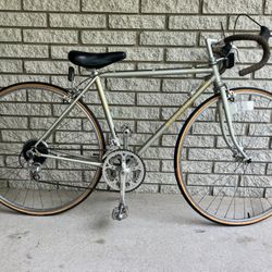 1970’s  Schwinn  Le Tour Touring Road Bike Large 59cm  4130 Chromoly 