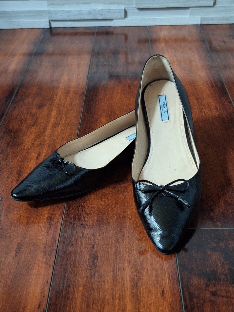 Prada pointed toe flat with bow Size EU 39.5 US 9
