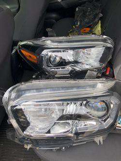 2017 Toyota Tacoma headlights