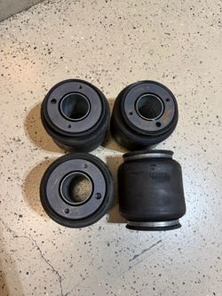 Universal Air UAS Single Bellow Bags