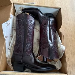 Brand New Rare vintage Lucchese Women’s Cowboy Boots – Size 7 – Retail Price: $1,000+