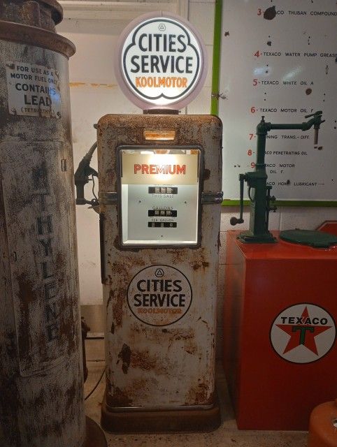 Bowser 585 Cities Service Gas Pump