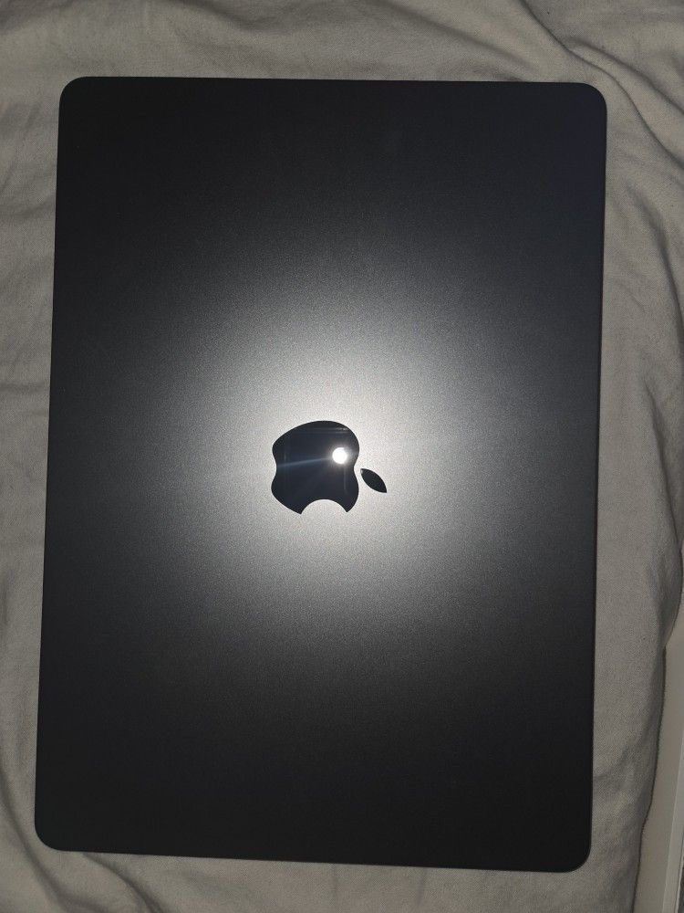 MacBook Air M3 2024 13"