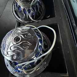 Par  de 2 bosinas Audiobon special edition  de 400 watts cada bosina  son husadas pero tocan bien no se husaron mucho lea descripción