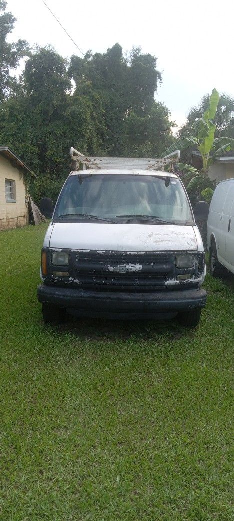 2002 Chevrolet Express Cargo