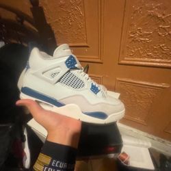Air Jordan 4 Military Blue 