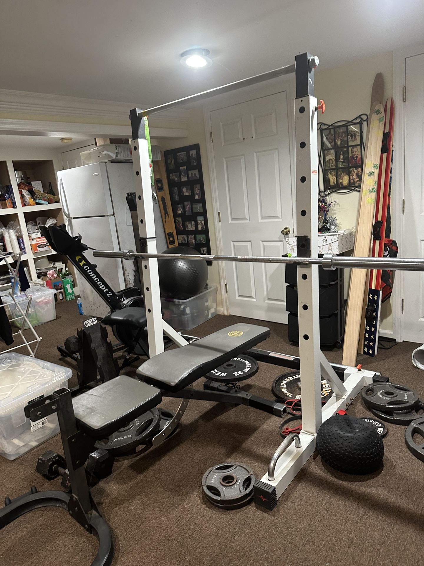 Squat Rack And Adjustable Bench