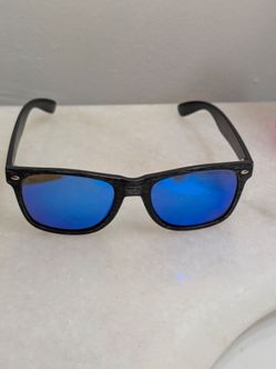 Shady Ray's classic with color shield
