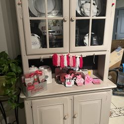 Curio cabinet 