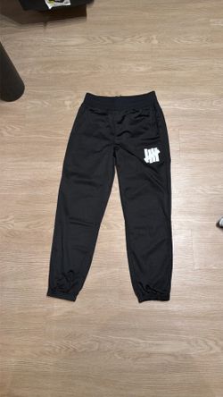 Size medium - undefeated mesh jersey pants - supreme kith nike sports