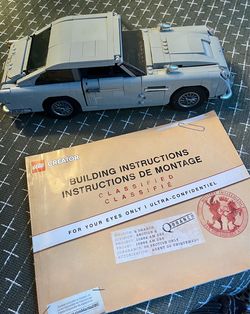 Retired LEGO James Bond Aston Martin set 10262
