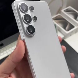 New Samsung Galaxy S26 Ultra 256gb  Unlocked, FREE Smartwach/ Headphones. Pay $1 Today Rest in payments. NO CREDIT NEEDED FINANCING