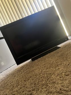 VIZIO “32”