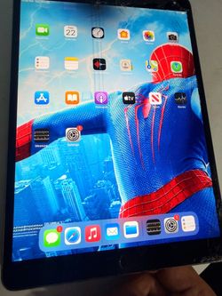 iPad Pro 1st gen 256gb cracked screen.