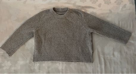 Ladies Abercrombie & Fitch, Gray, Crewneck Knit Sweater, Size Medium