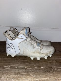 NEW BALANCE V3 SIZE 10/5 LAX CLEATS