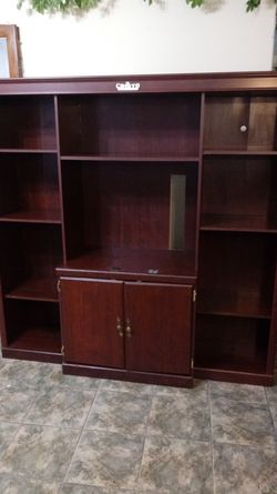 Entertainment center