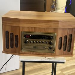Vintage Classic Turntable Stereo System – CD, Vinyl, Radio – Works Perfectly! 